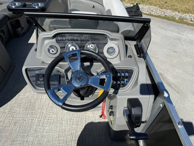 Slide: The Image of Tahoe LTZ VRB 2485 2022 - 67