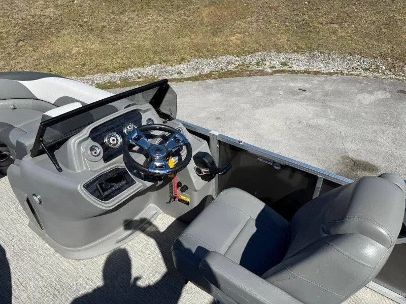 Slide: The Image of Tahoe LTZ VRB 2485 2022 - 73