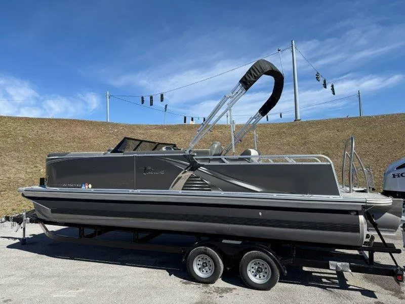 Slide: The Image of Tahoe LTZ VRB 2485 2022 - 79