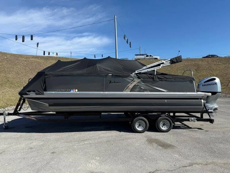 Slide: The Image of Tahoe LTZ VRB 2485 2022 - 93