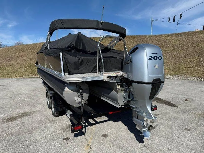 Slide: The Image of Tahoe LTZ VRB 2485 2022 - 96