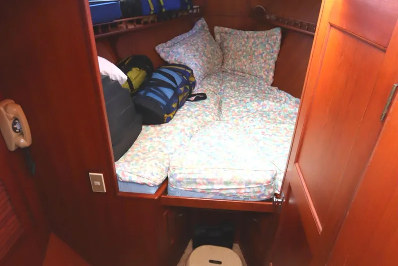 Slide: The Image of DeFever 44 Trawler 1985 - 52