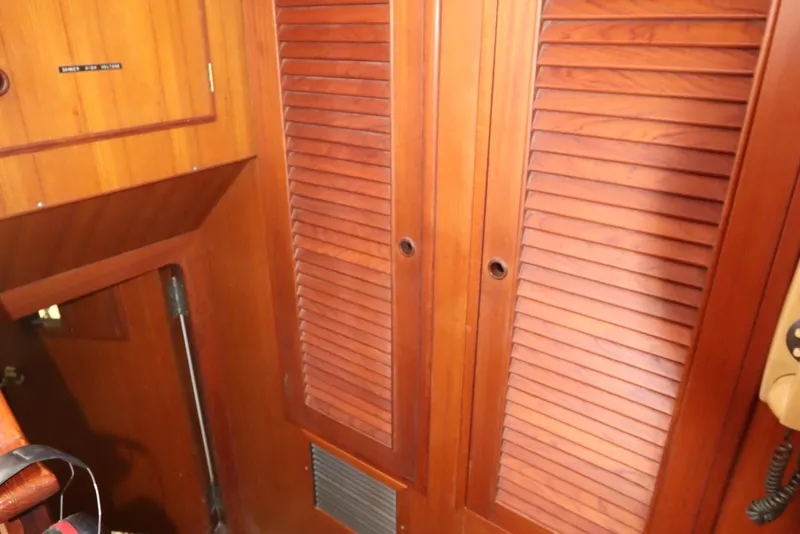 Slide: The Image of DeFever 44 Trawler 1985 - 54