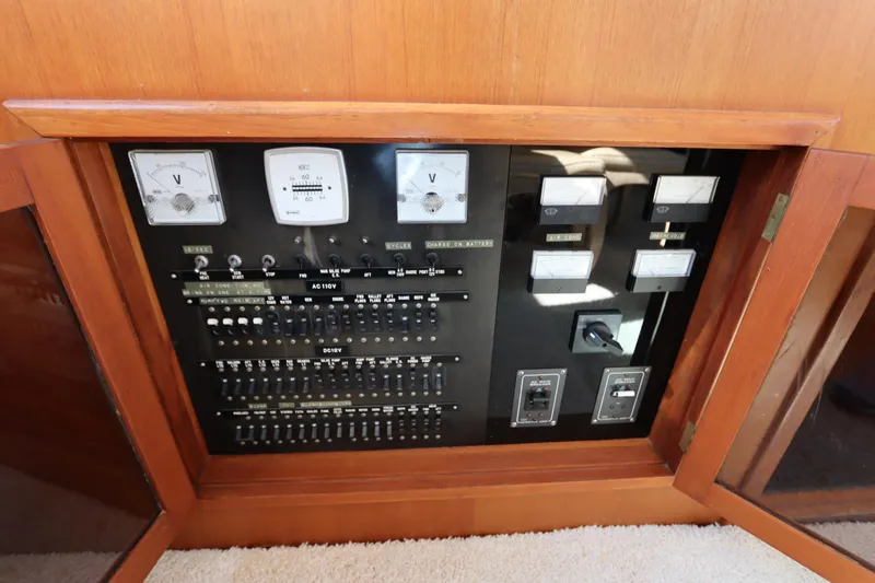 Slide: The Image of DeFever 44 Trawler 1985 - 56