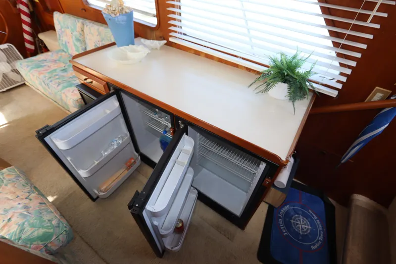 Slide: The Image of DeFever 44 Trawler 1985 - 57