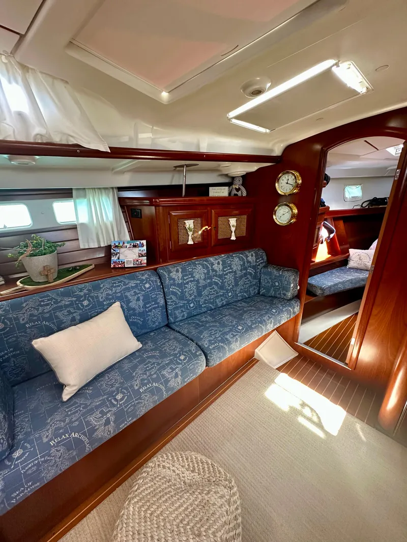 Slide: The Image of Salon to Vberth - 19