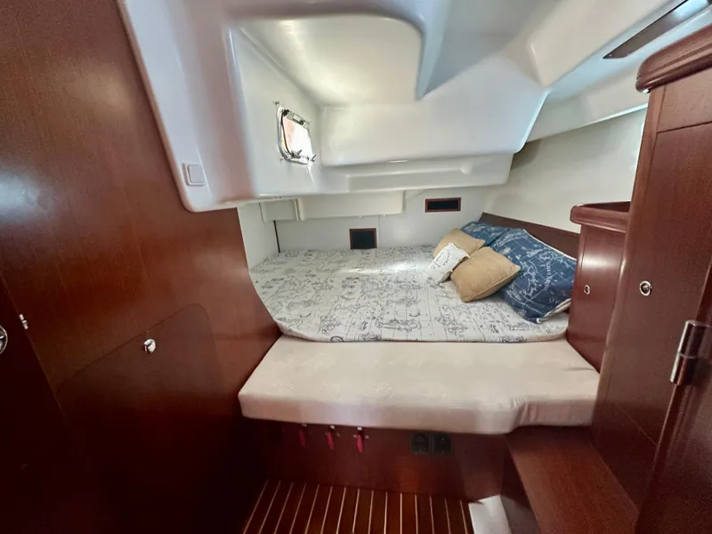 Slide: The Image of Aft Cabin - 27