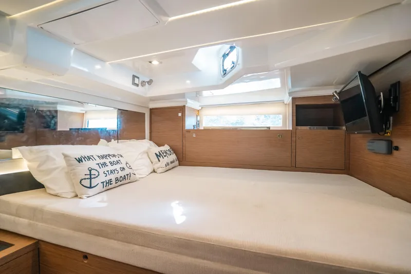 Slide: The Image of Luxurious cabin interior of 2021 Jeanneau Leader 12.5 WA yacht. - 24