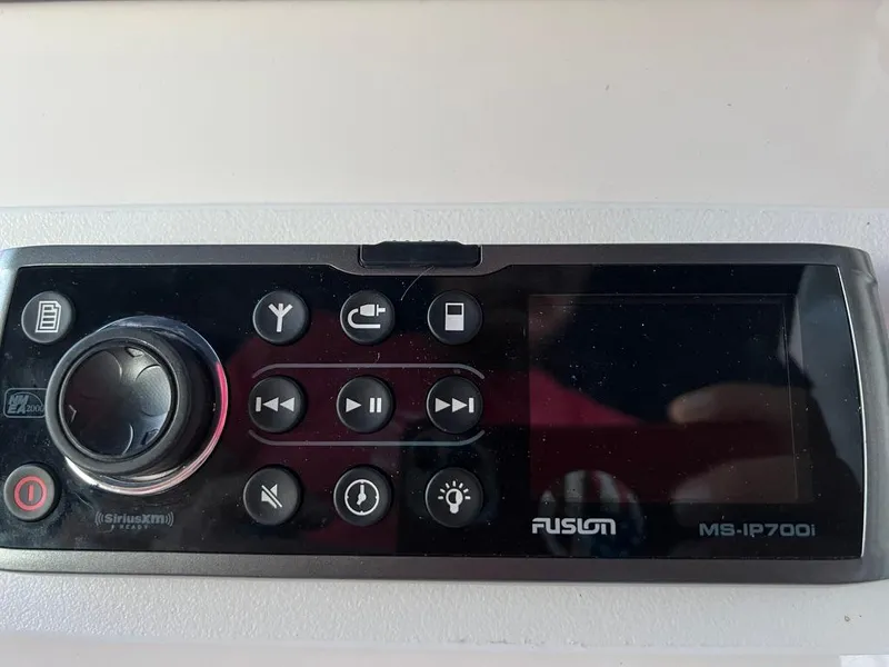 Slide: The Image of Fusion MS-IP700i stereo system on a 2001 Silverton 410 Sport Bridge yacht. - 17