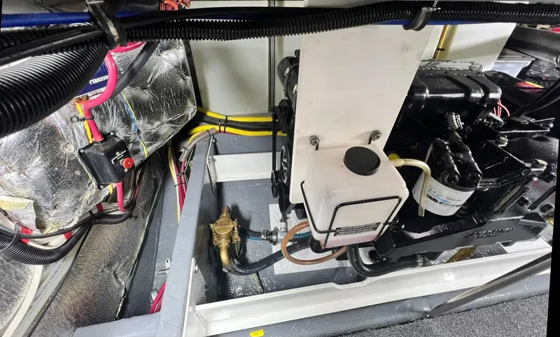 Slide: The Image of Silverton 410 Sport Bridge 2001 - 62