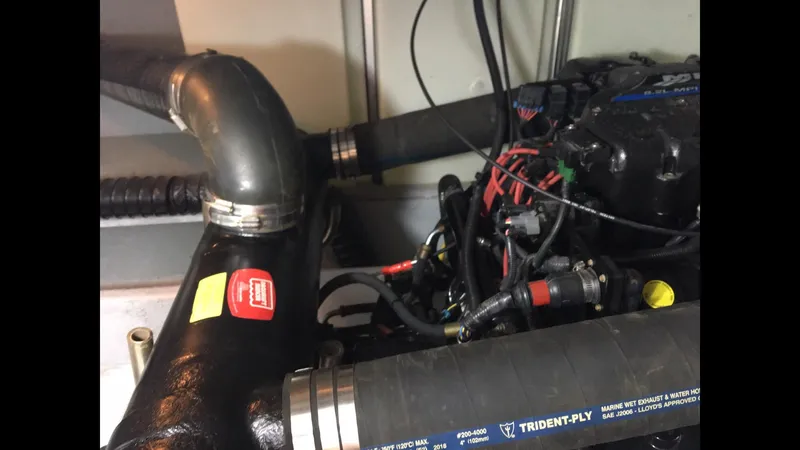 Slide: The Image of Silverton 410 Sport Bridge 2001 - 68