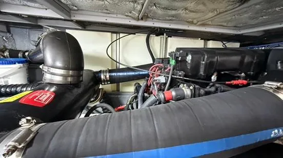 Slide: The Image of Silverton 410 Sport Bridge 2001 - 70