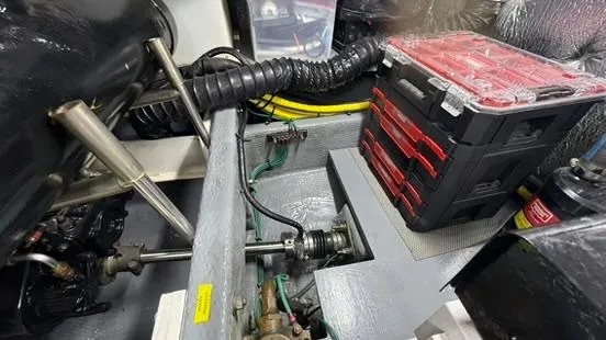 Slide: The Image of Silverton 410 Sport Bridge 2001 - 81