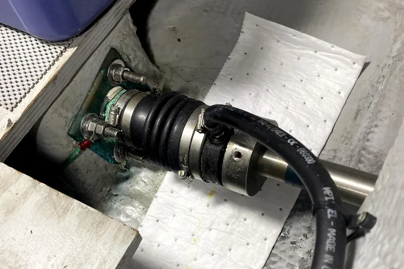 Slide: The Image of Silverton 410 Sport Bridge 2001 - 86