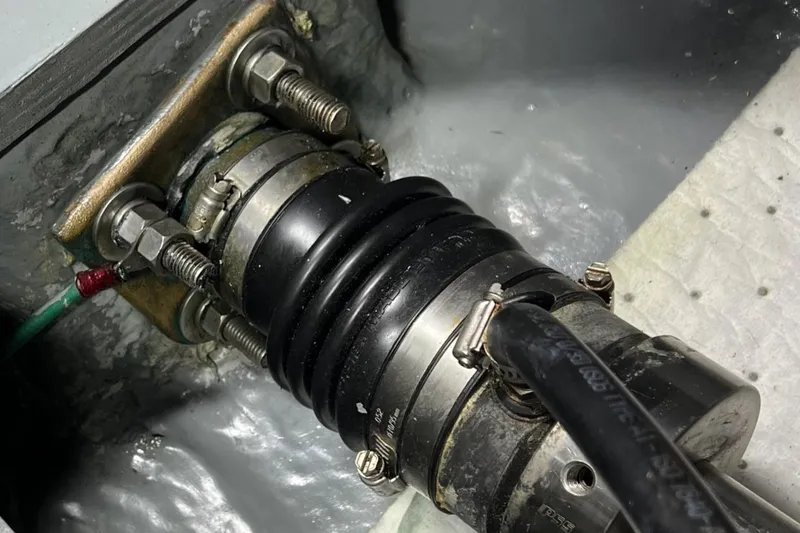 Slide: The Image of Silverton 410 Sport Bridge 2001 - 87