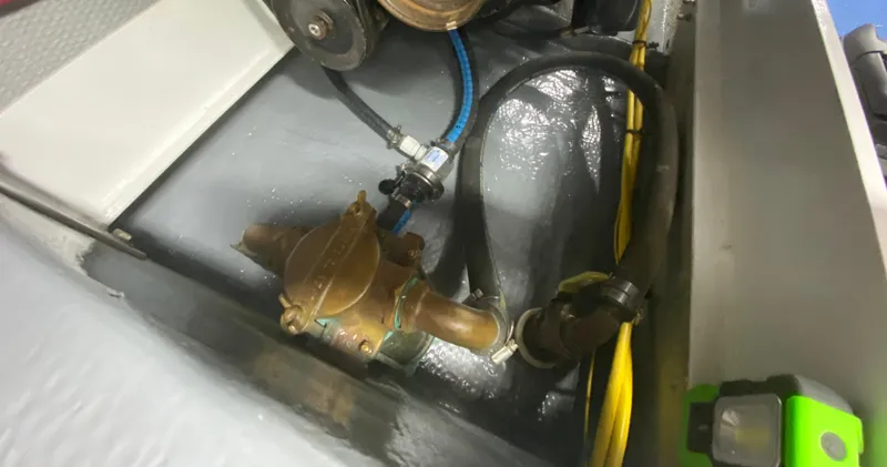 Slide: The Image of Silverton 410 Sport Bridge 2001 - 89