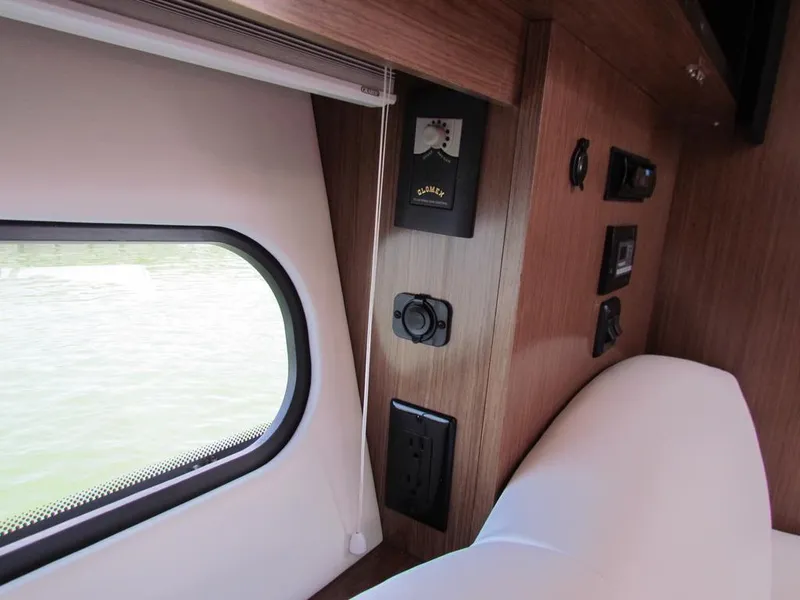 Slide: The Image of Cruisers Yachts 35 Express 2020 - 101