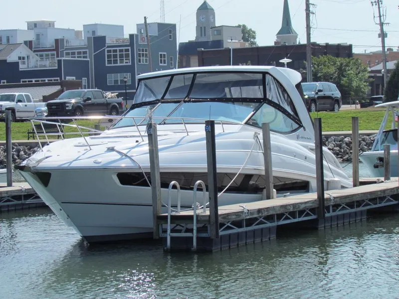 Slide: The Image of Cruisers Yachts 35 Express 2020 - 58