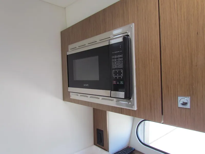 Slide: The Image of Cruisers Yachts 35 Express 2020 - 61