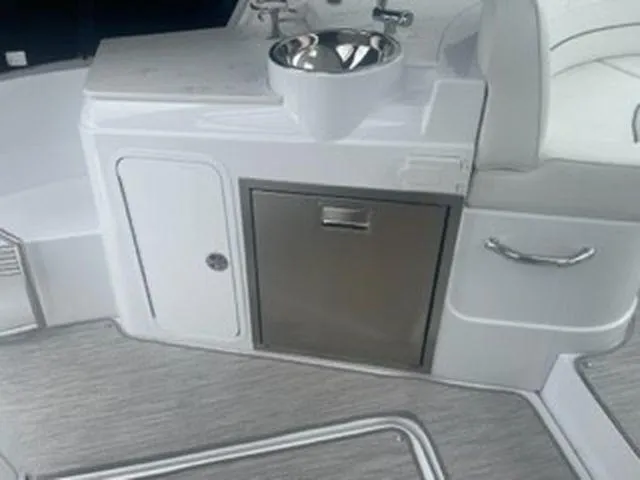 Slide: The Image of Cruisers Yachts 35 Express 2020 - 83