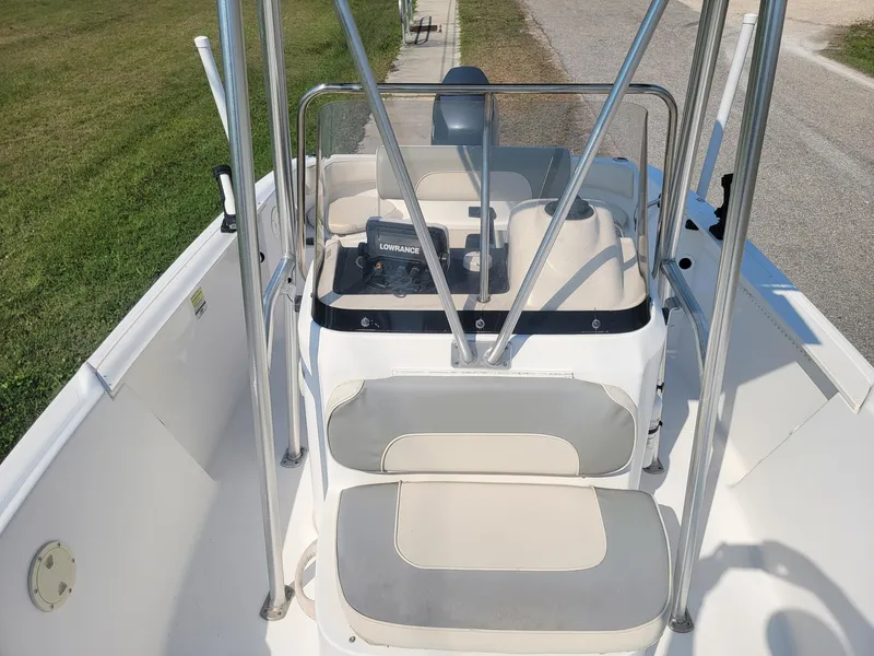 Slide: The Image of 2006 Wellcraft 180 Fisherman boat interior with seating and navigation equipment. - 5