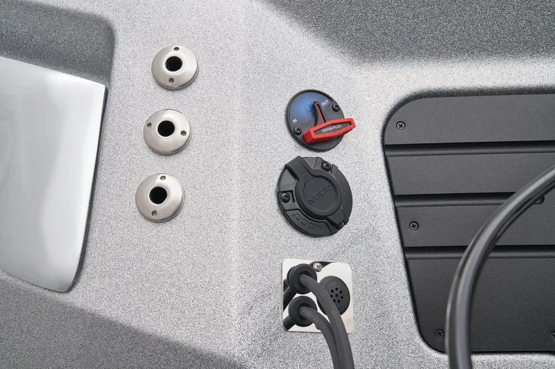 Slide: The Image of Ranger Z521R 2025 - 75