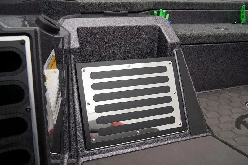 Slide: The Image of Ranger Z519R 2025 - 50