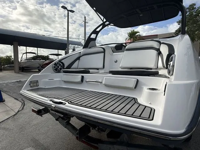 Slide: The Image of Yamaha 242 Limited S E-Series 2018 - 15