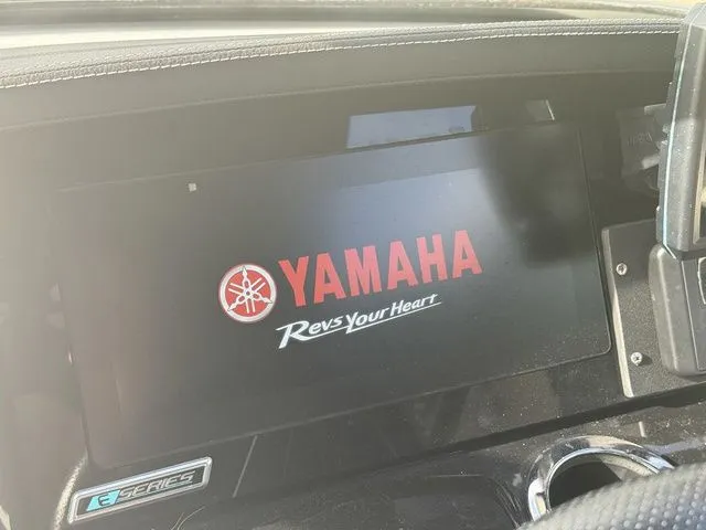 Slide: The Image of Yamaha 242 Limited S E-Series 2018 - 25