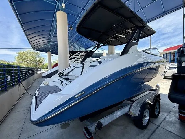 Slide: The Image of Yamaha 242 Limited S E-Series 2018 - 3