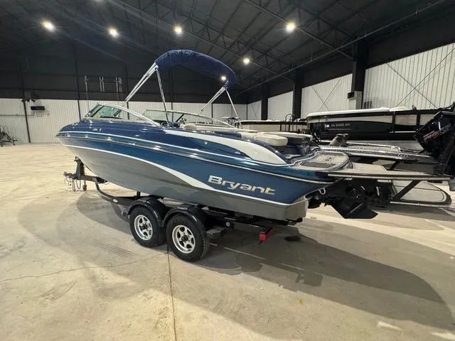 The Image of Bryant 210 2016 - 1