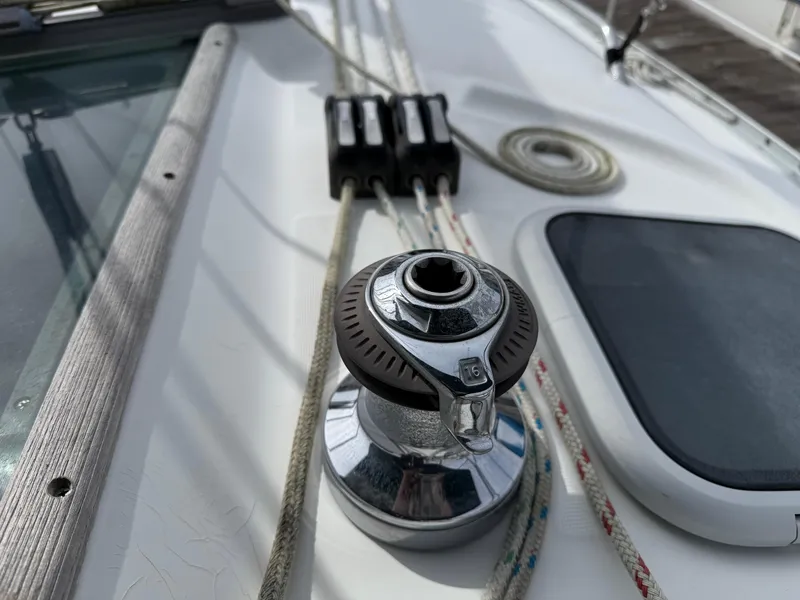 Slide: The Image of Beneteau 331 2002 - 10