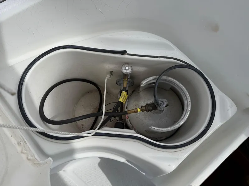 Slide: The Image of Beneteau 331 2002 - 12