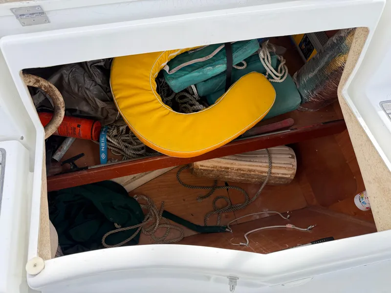 Slide: The Image of Beneteau 331 2002 - 13