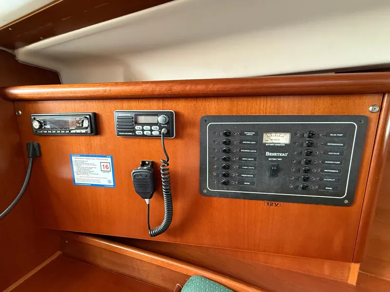 Slide: The Image of Beneteau 331 2002 - 25