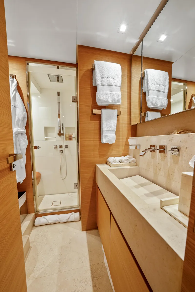 Slide: The Image of Sanlorenzo SD92 2012 - 102