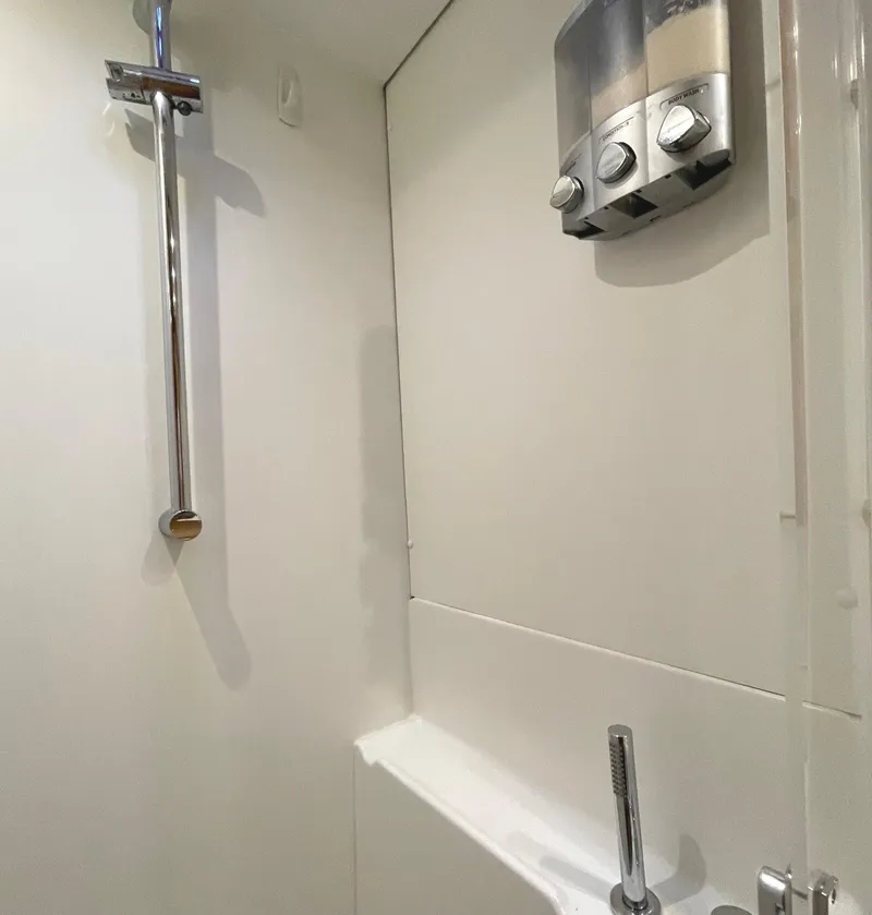 Slide: The Image of Lagoon 450 F 2016 - 106