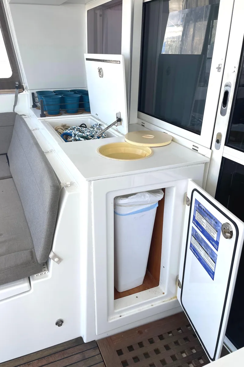 Slide: The Image of Lagoon 450 F 2016 - 60