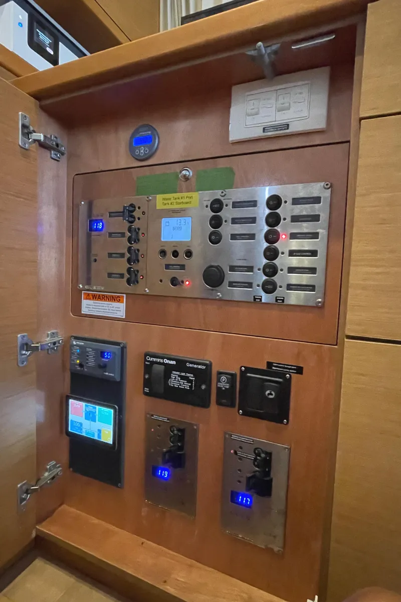 Slide: The Image of Lagoon 450 F 2016 - 75