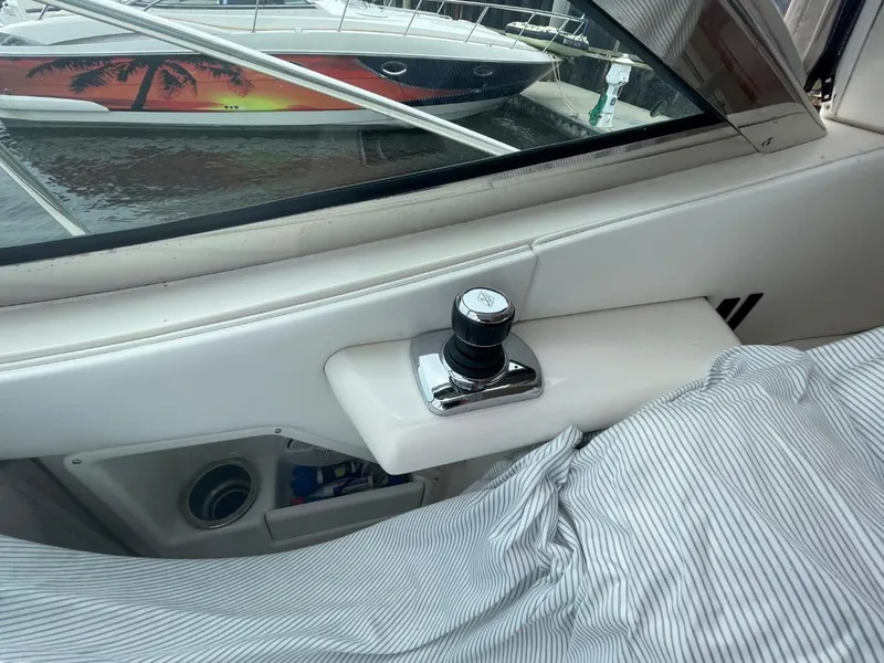 Slide: The Image of Interior view of 2010 Sea Ray 350 Sundancer boat with control knob. - 17