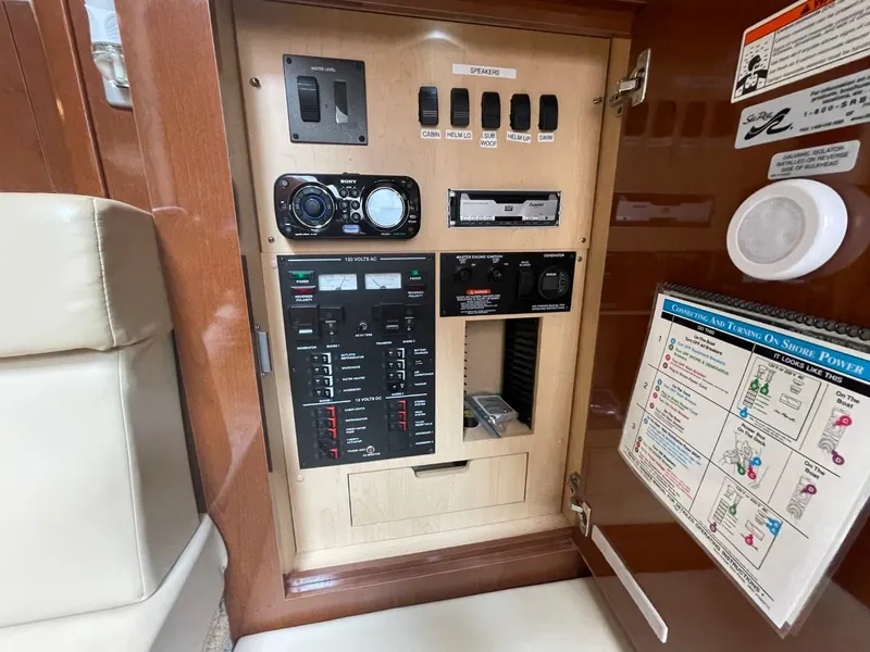 Slide: The Image of Sea Ray 350 Sundancer 2010 - 50