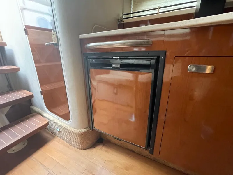 Slide: The Image of Sea Ray 350 Sundancer 2010 - 56