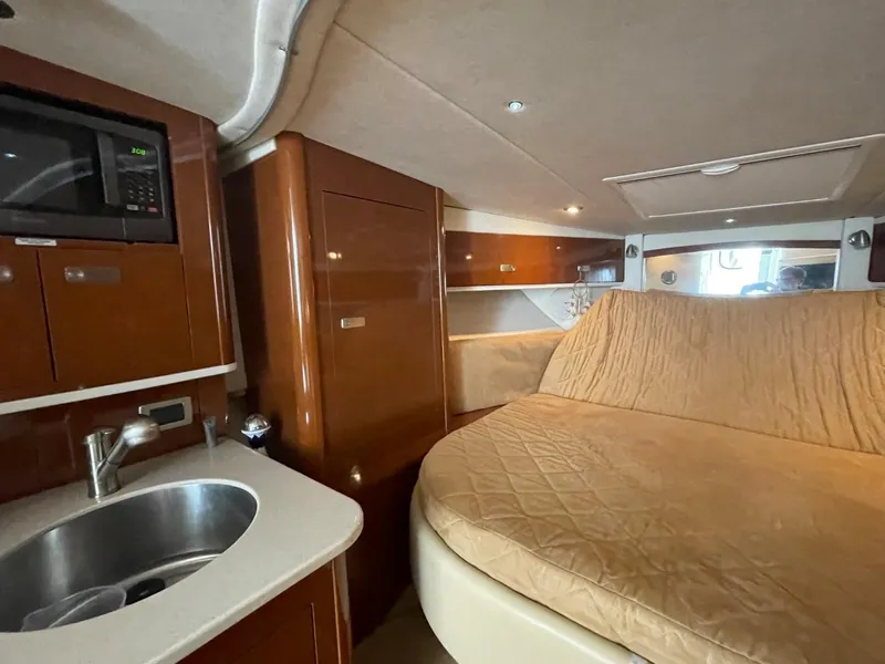 Slide: The Image of Sea Ray 350 Sundancer 2010 - 60