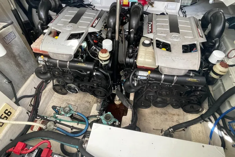 Slide: The Image of Sea Ray 350 Sundancer 2010 - 63