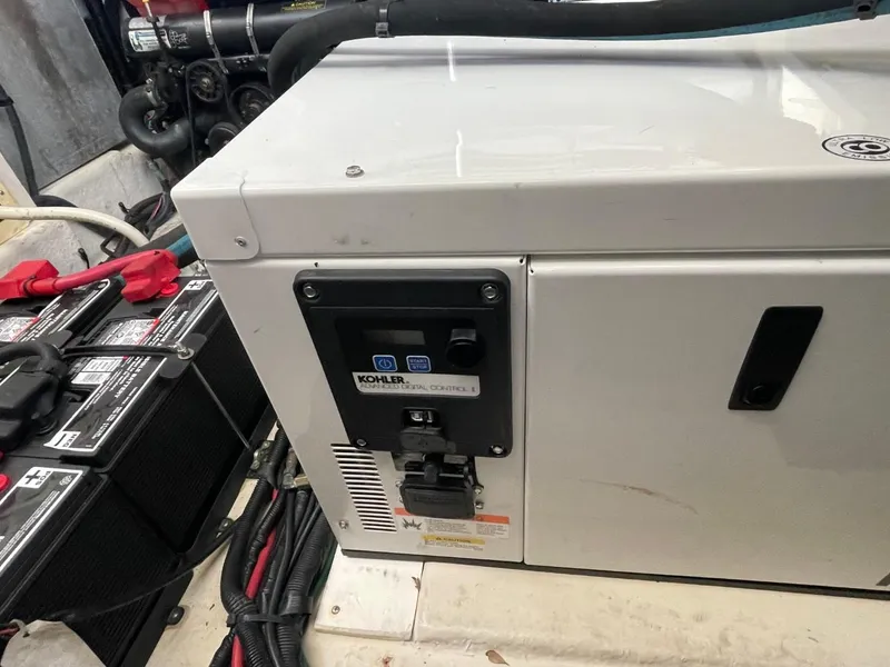 Slide: The Image of Sea Ray 350 Sundancer 2010 - 66