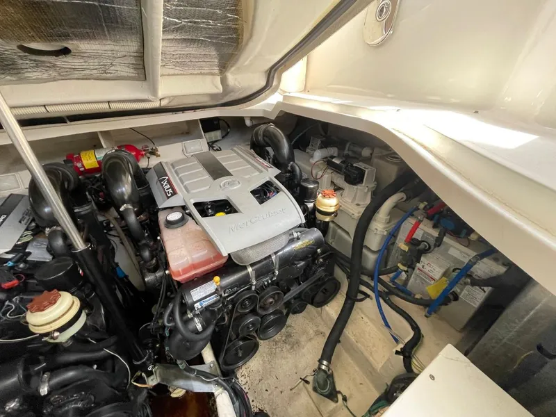 Slide: The Image of Sea Ray 350 Sundancer 2010 - 69