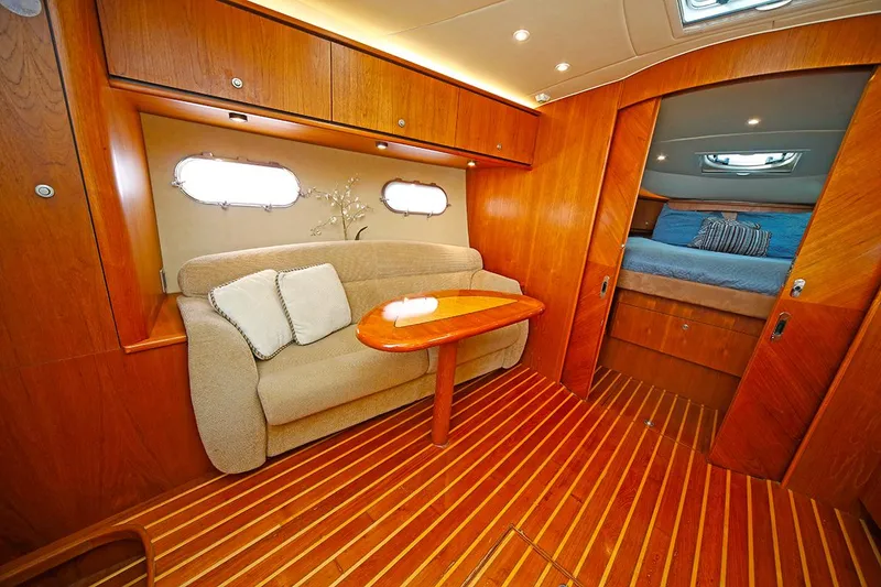 Slide: The Image of Tiara 3900 Sovran 2007 - 53