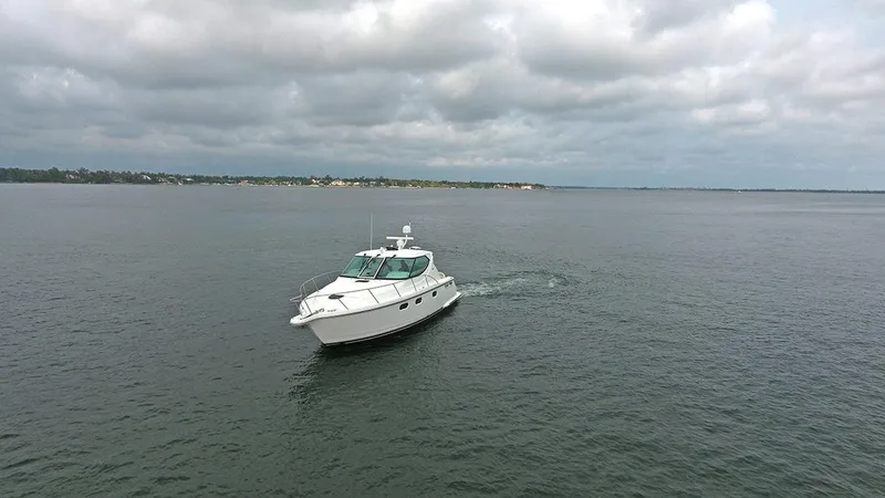 Slide: The Image of Tiara 3900 Sovran 2007 - 69