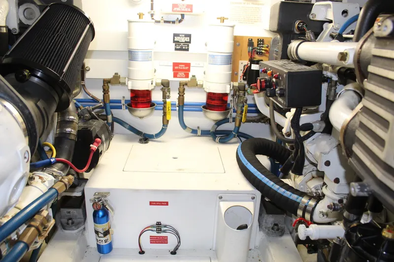 Slide: The Image of Hatteras 50 Convertible 2005 - 104