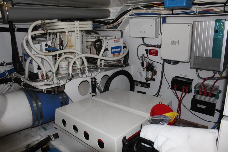 Slide: The Image of Hatteras 50 Convertible 2005 - 108